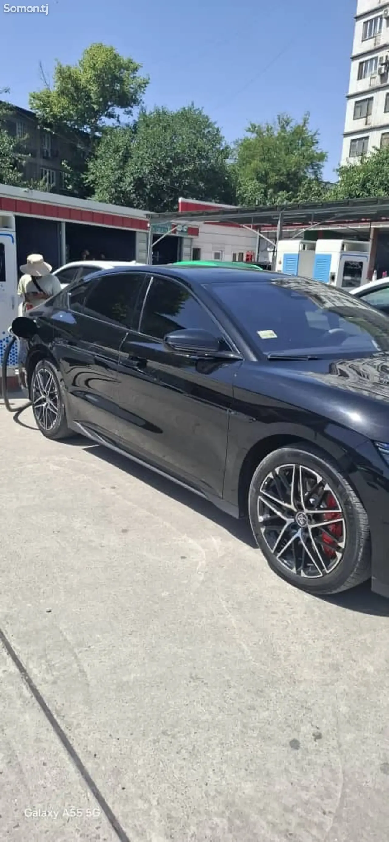 BYD Han 2025 · AT