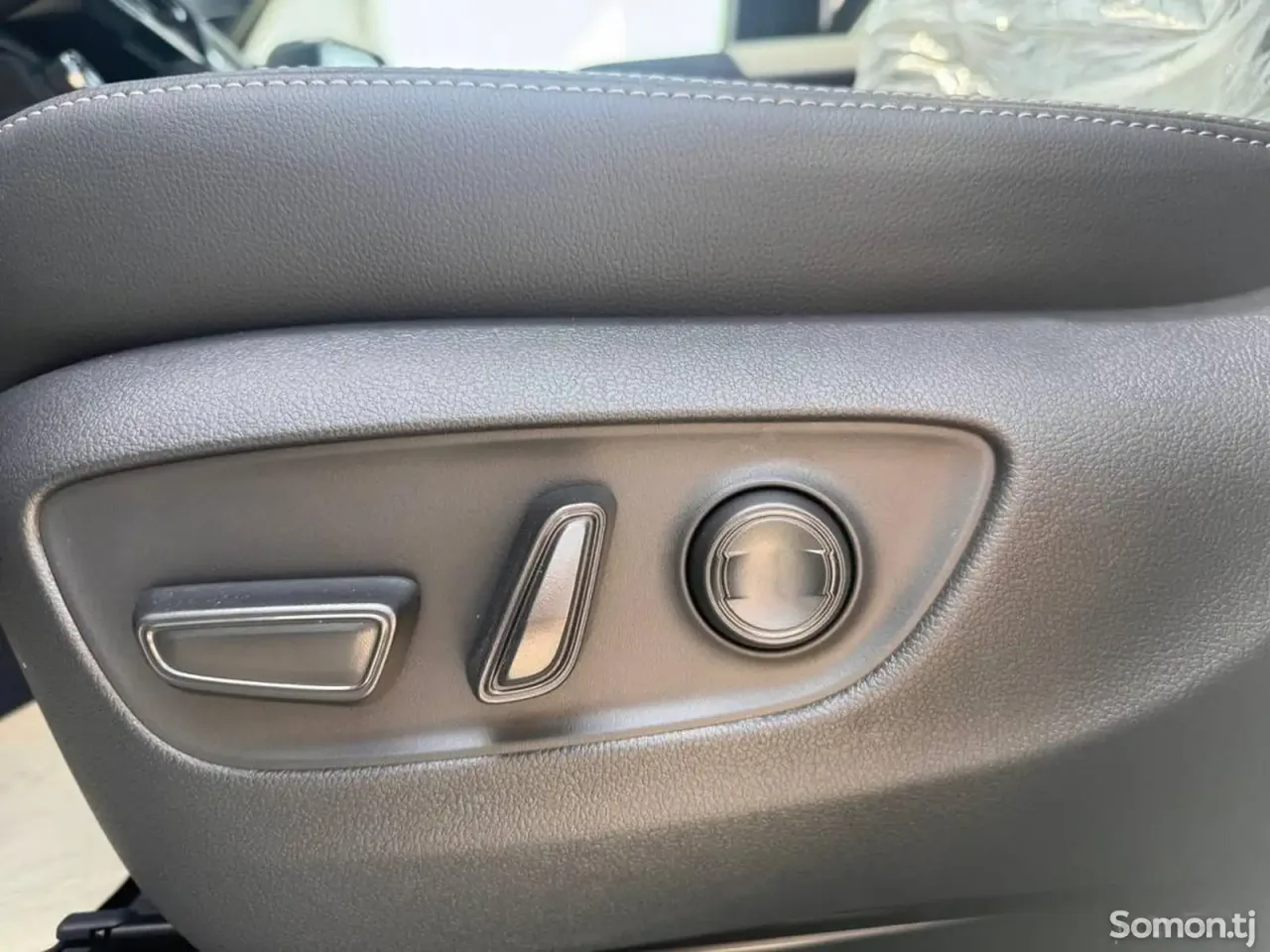 Toyota Land Cruiser Prado 2025 · 2.4 AT
