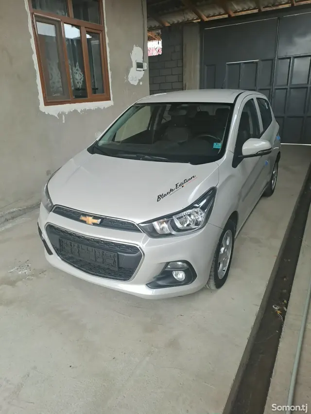 Chevrolet Spark 2017 · 1.1 AT