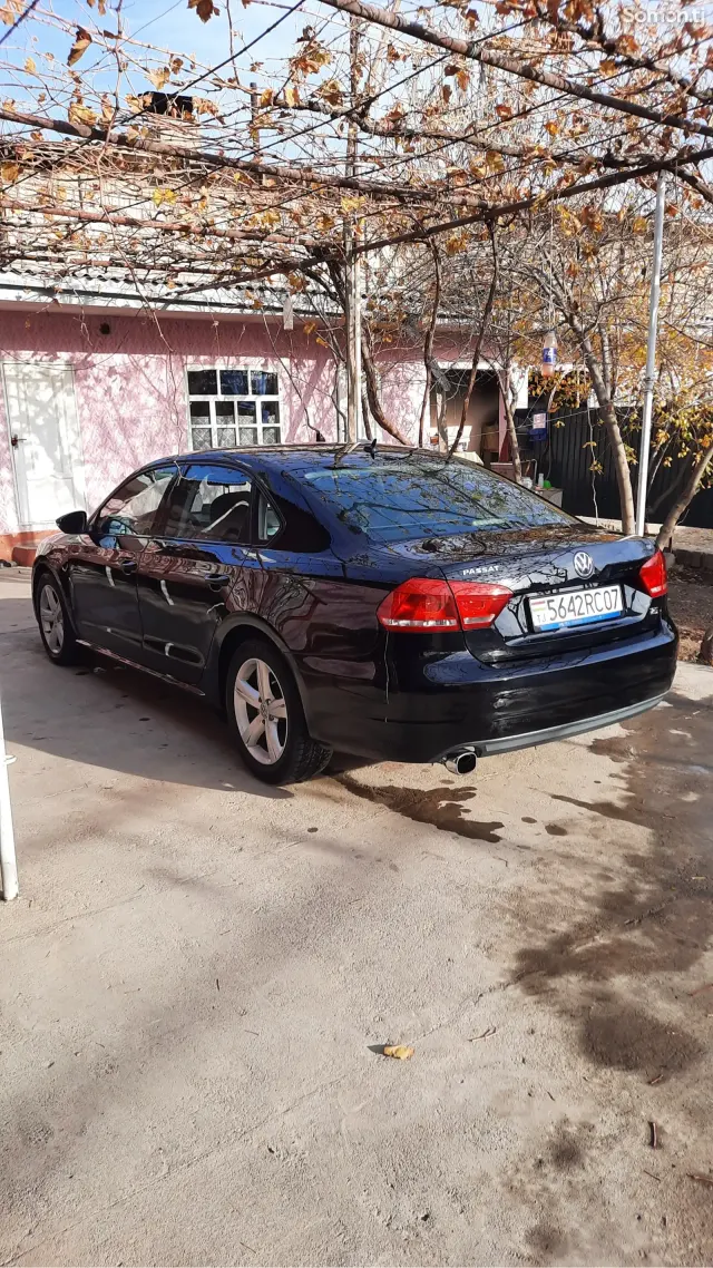 Volkswagen Passat 2013 · 2.5 AT