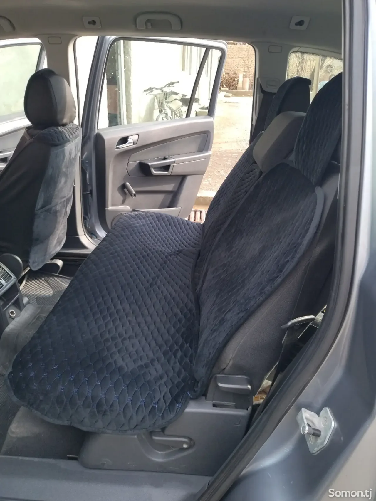 Opel Zafira 2006 · 1.9 MT