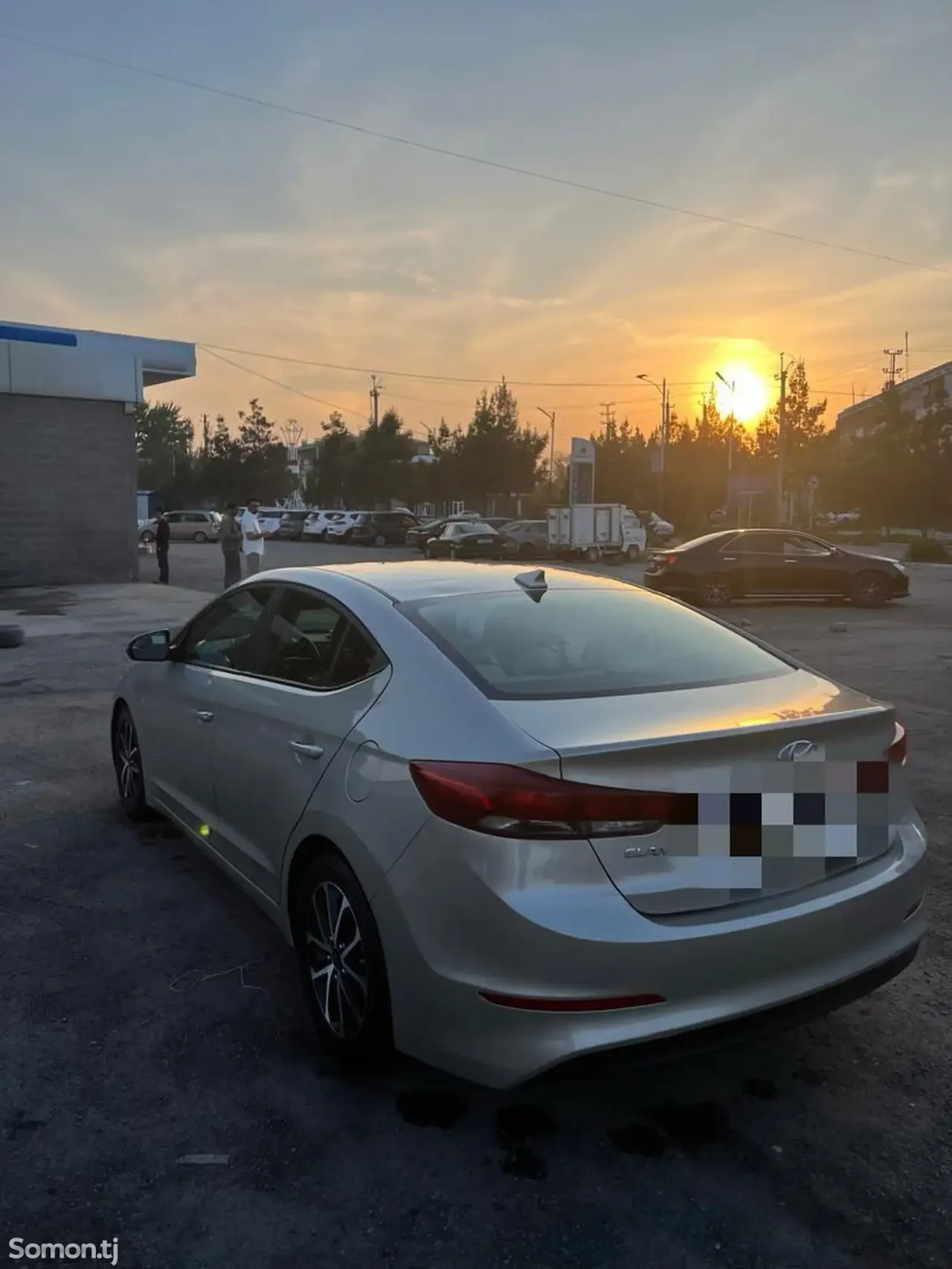 Hyundai Lantra 2016 · 2.0 AT