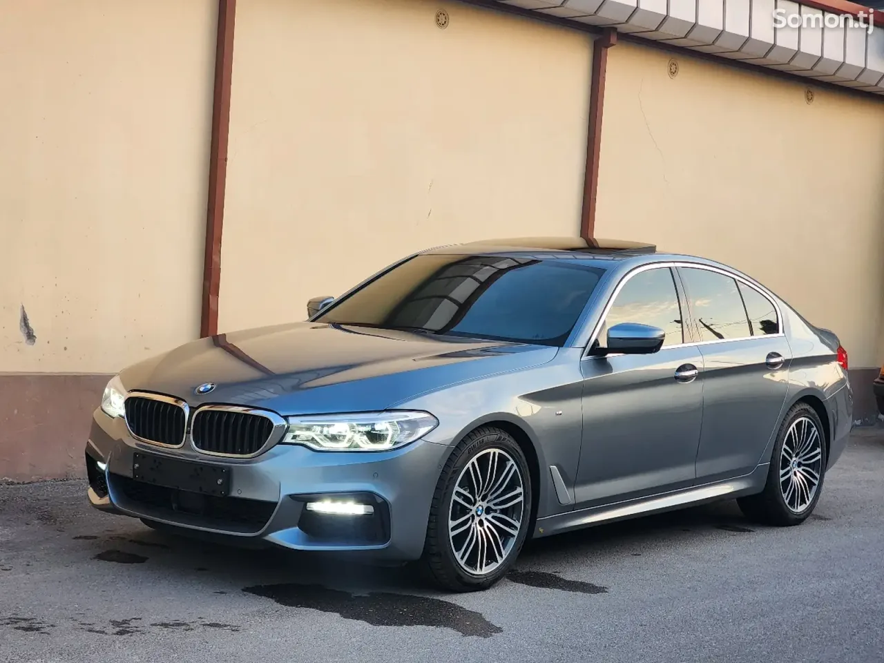 BMW 5 series 2018 · 3.0 AT