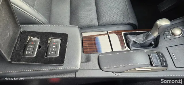 Lexus ES series 2016 · 2.5 AT