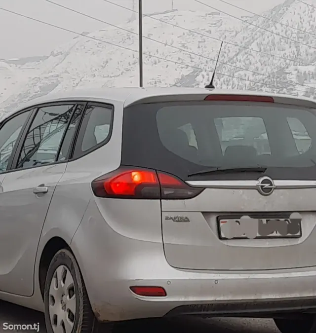 Opel Zafira 2016 · 1.6 MT