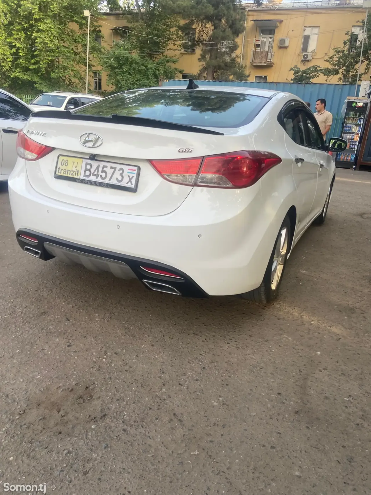 Hyundai Avante 2011 · 1.6 AT