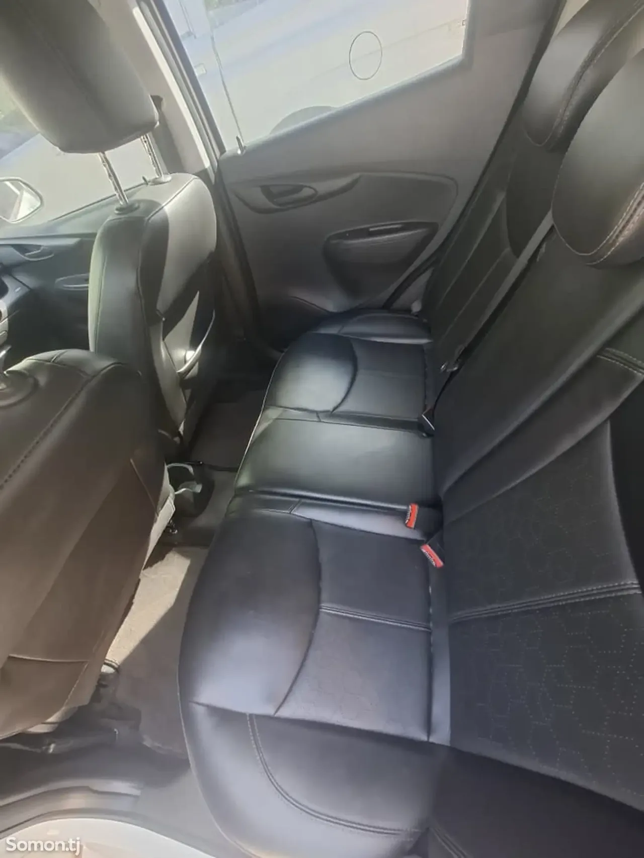 Chevrolet Spark 2016 · 1.1 AT