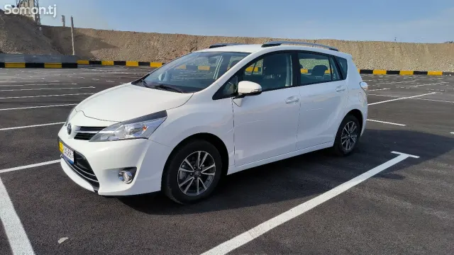 Toyota Verso 2014 · 1.8 MT