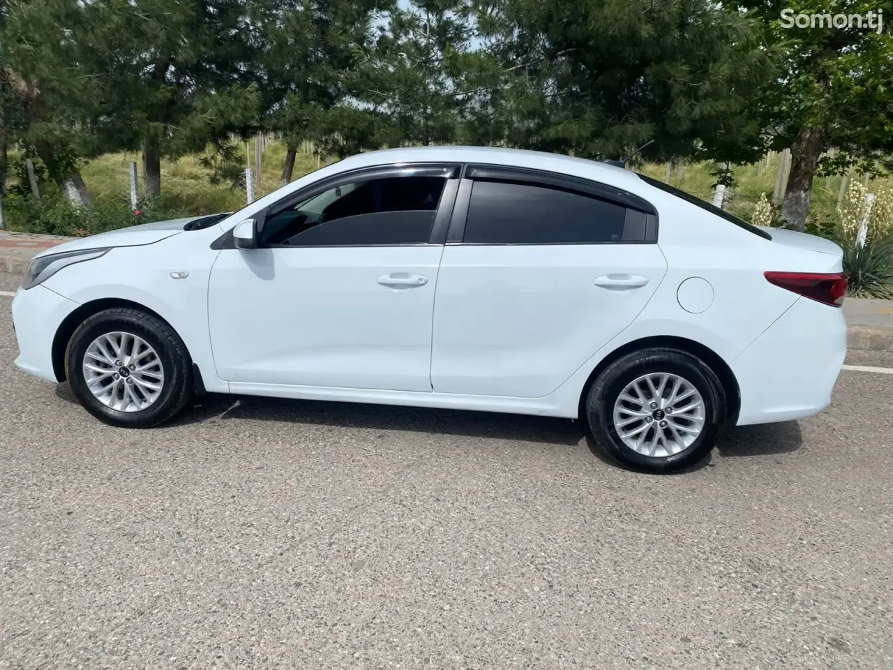Kia Rio 2017 · 1.4 MT