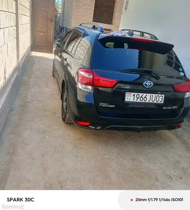 Toyota Corolla 2015 · 1.5 AT