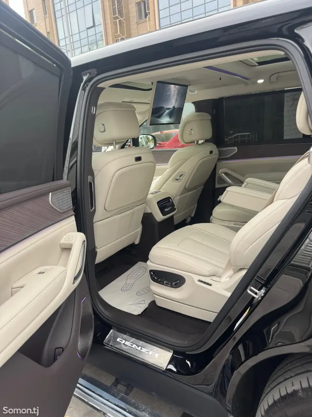 BYD Denza N9 2025 · AT