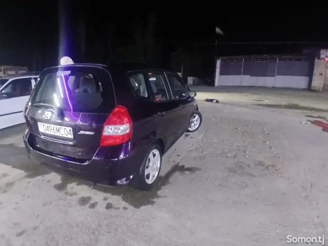 Honda Jazz 2006 · 1.3 MT