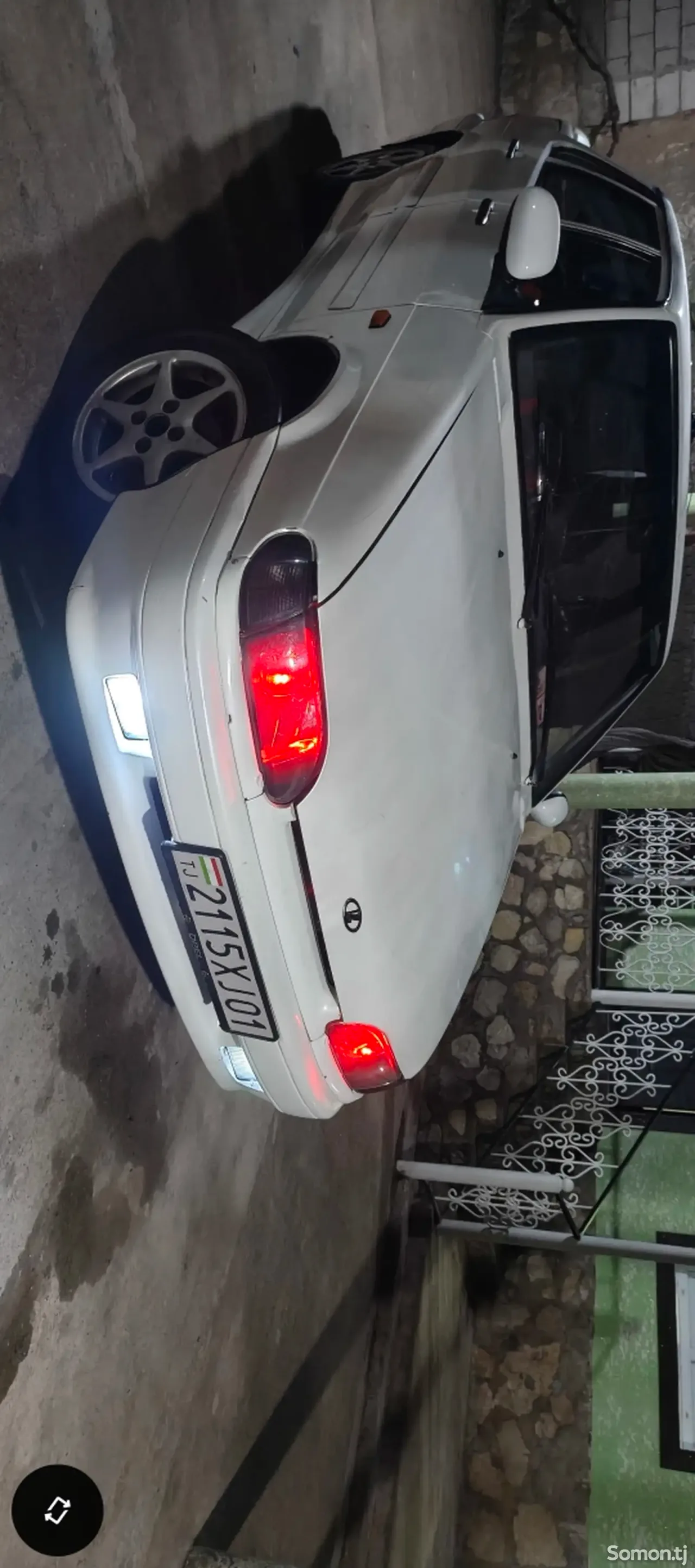 Lada (ВАЗ) 2115 2005 · 1.6 MT