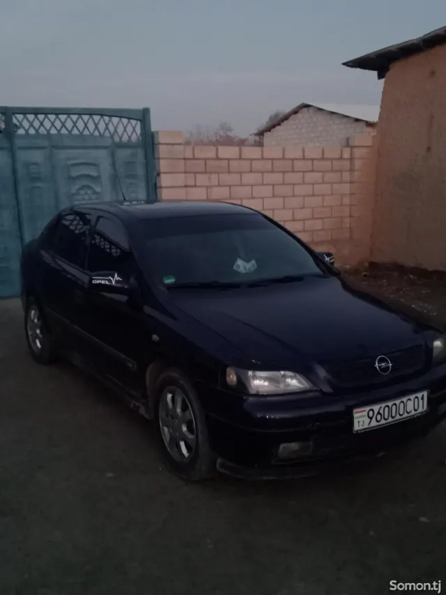 Opel Astra G 1999 · 1.6 MT