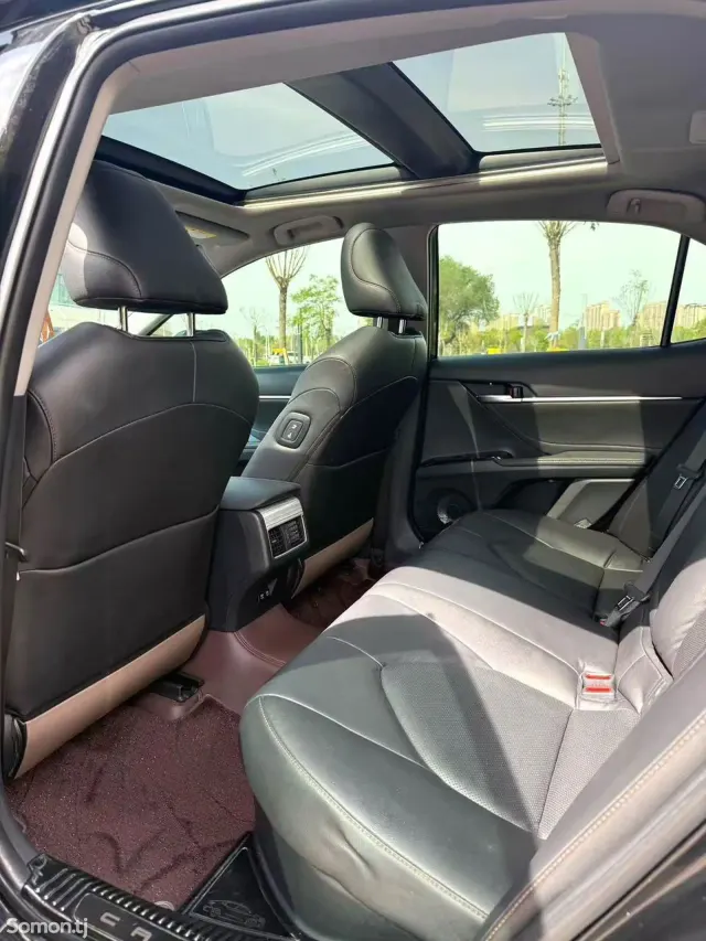 Toyota Camry 2018 · 2.5 AT