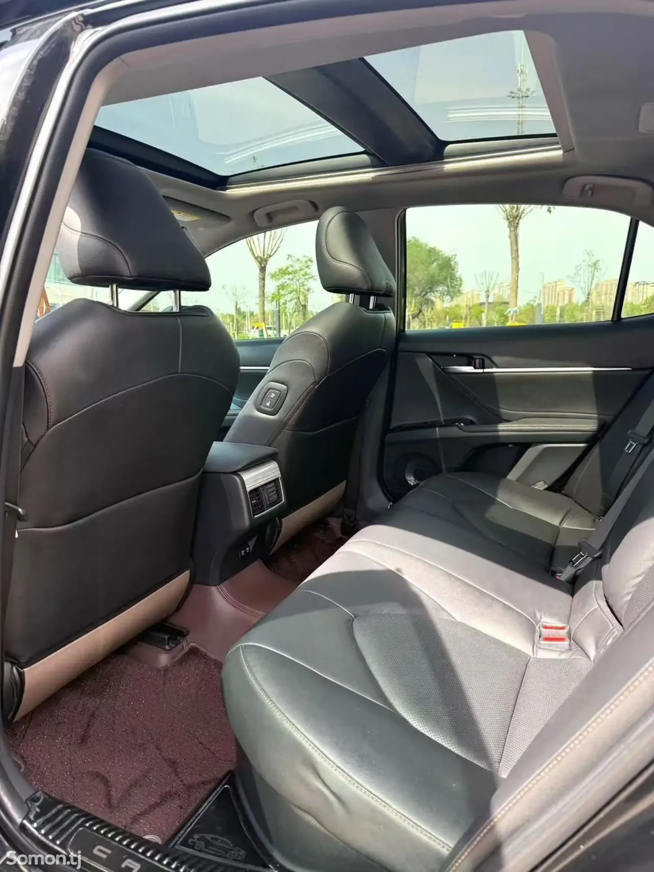 Toyota Camry 2018 · 2.5 AT