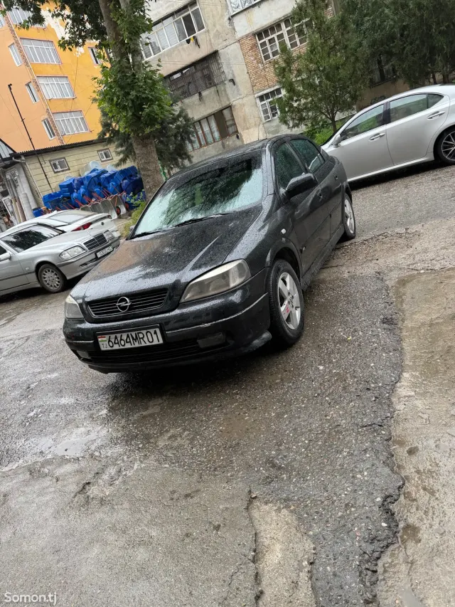 Opel Astra G 1999 · 1.6 MT