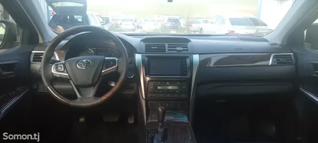Toyota Camry 2016 · 2.5 AT