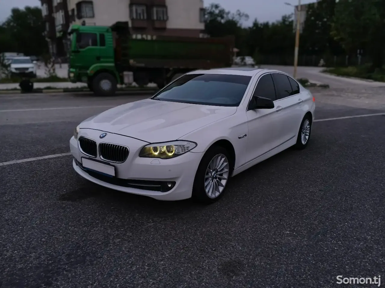 BMW 5 series 2012 · 3.5 AT