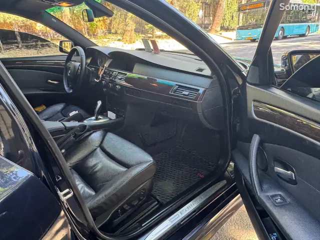 BMW 5 series 2009 · 3.0 AT