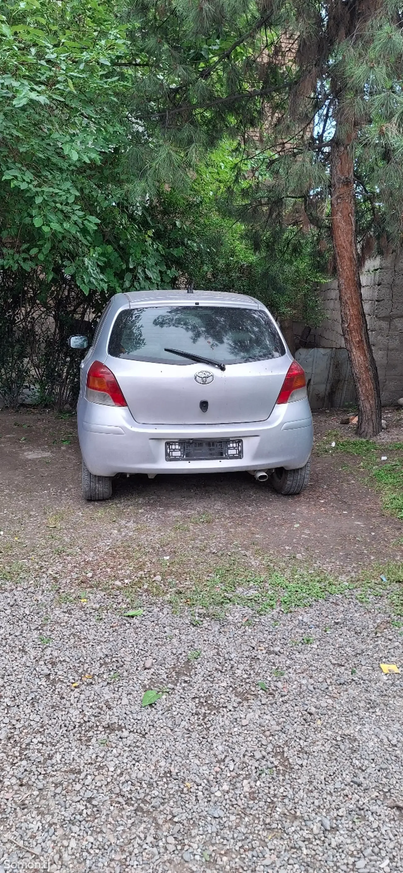 Toyota Vitz 2010 · 1.1 AT