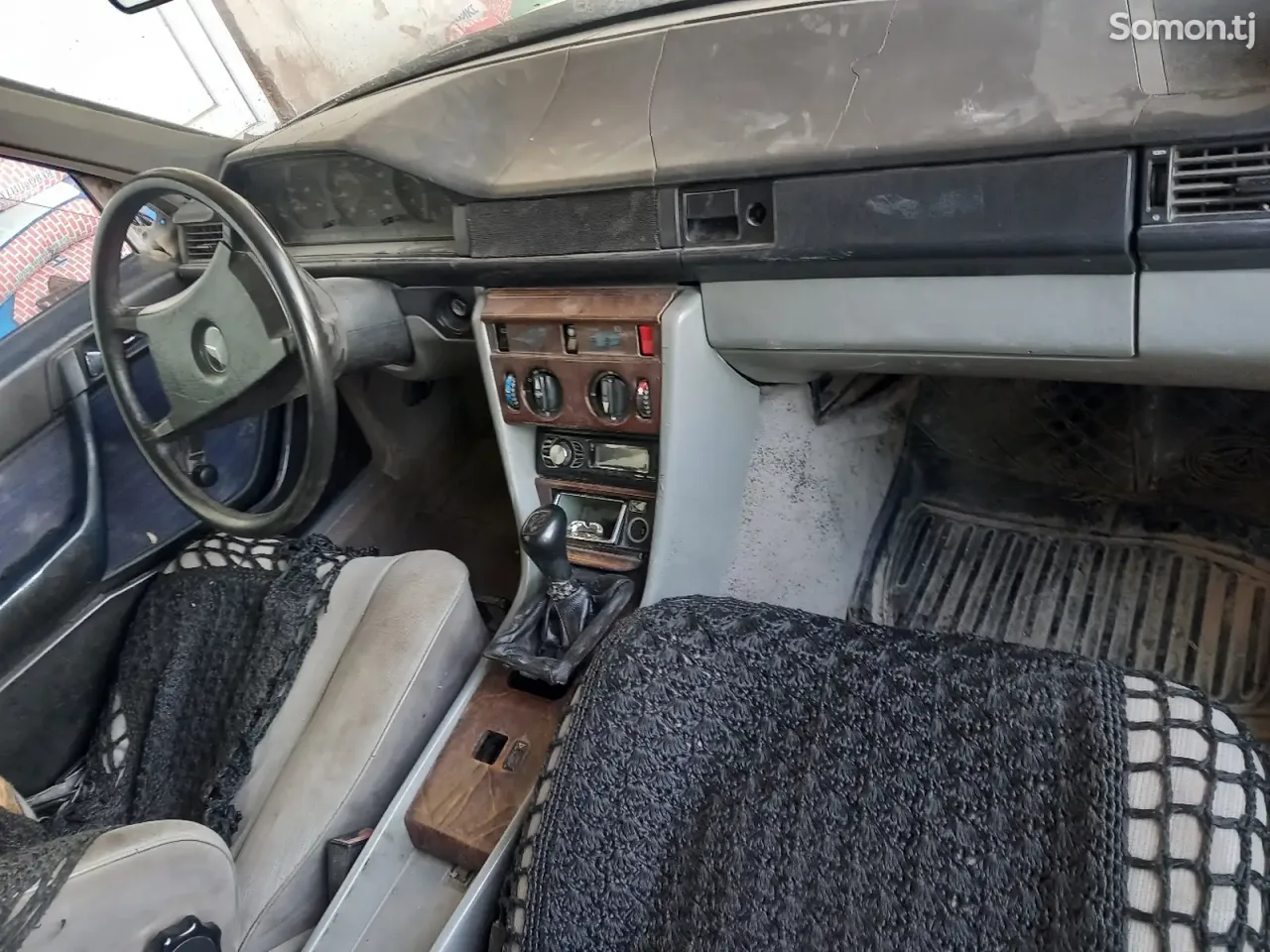 Mercedes-Benz W124 1989 · 2.0 MT