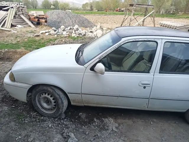 Daewoo Nexia 2002 · 1.6 MT