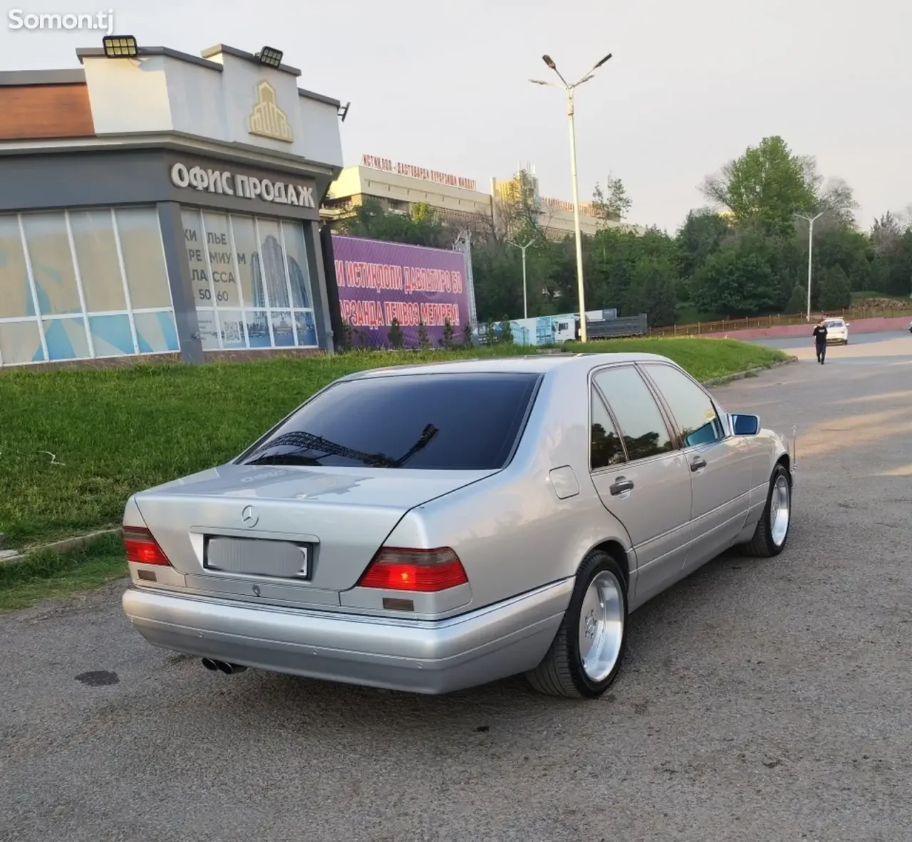 Mercedes-Benz S class 1995 · 3.5 AT