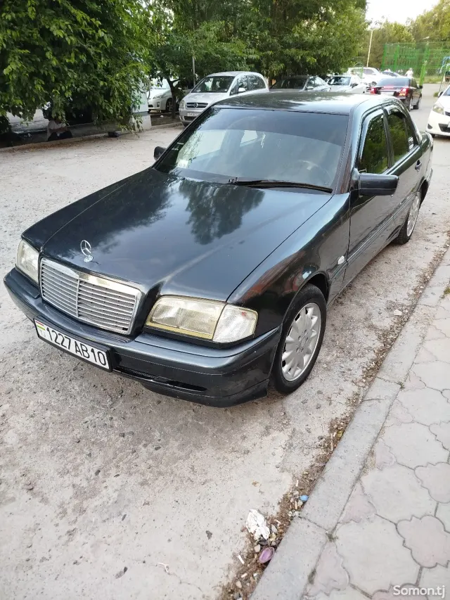 Mercedes-Benz C class 2000 · 2.0 MT