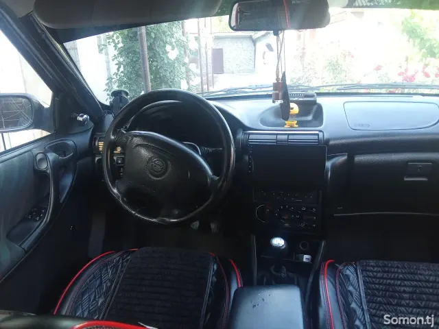 Opel Astra F 1996 · 1.6 MT