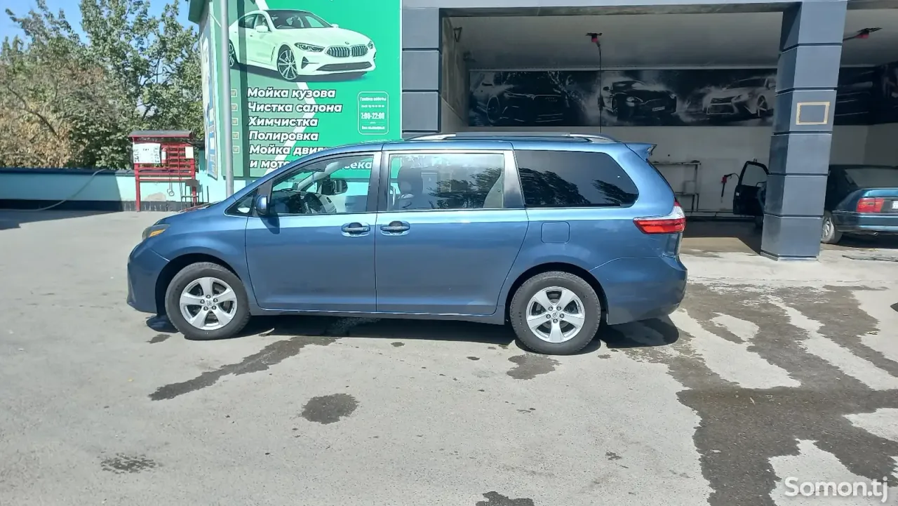 Toyota Sienna 2014 · 3.5 AT