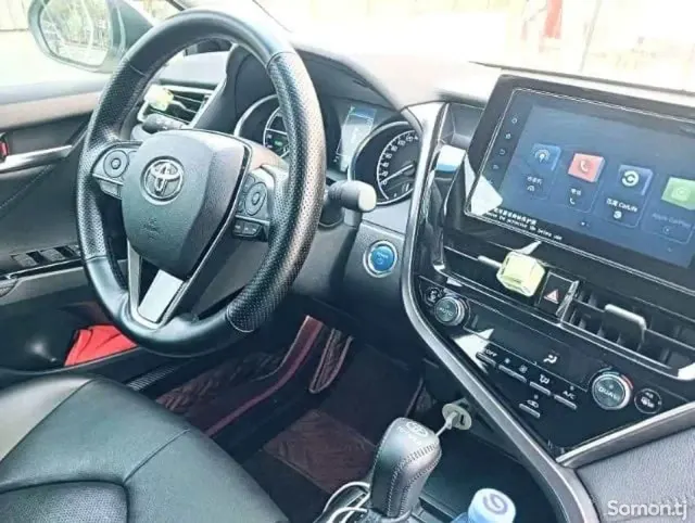 Toyota Camry 2022 · 2.5 AT