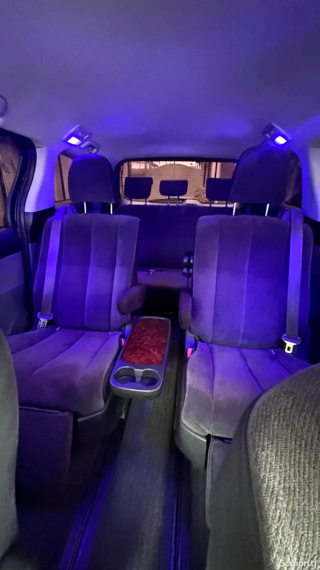 Toyota Estima 2010 · 2.4 AT