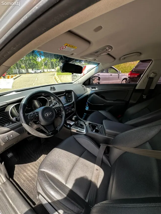 Kia K5 2015 · 2.0 AT