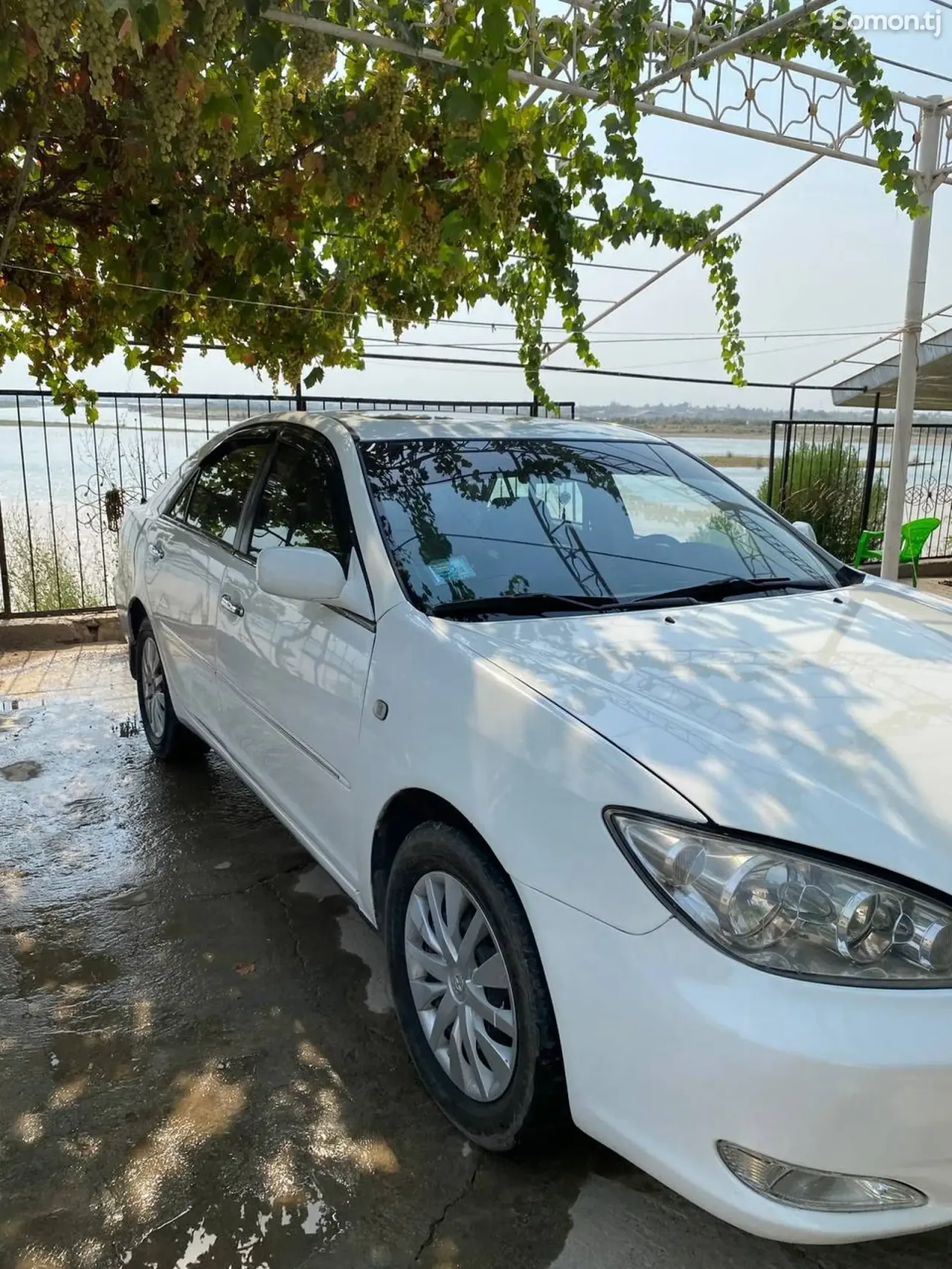 Toyota Camry 2004 · 2.4 AT