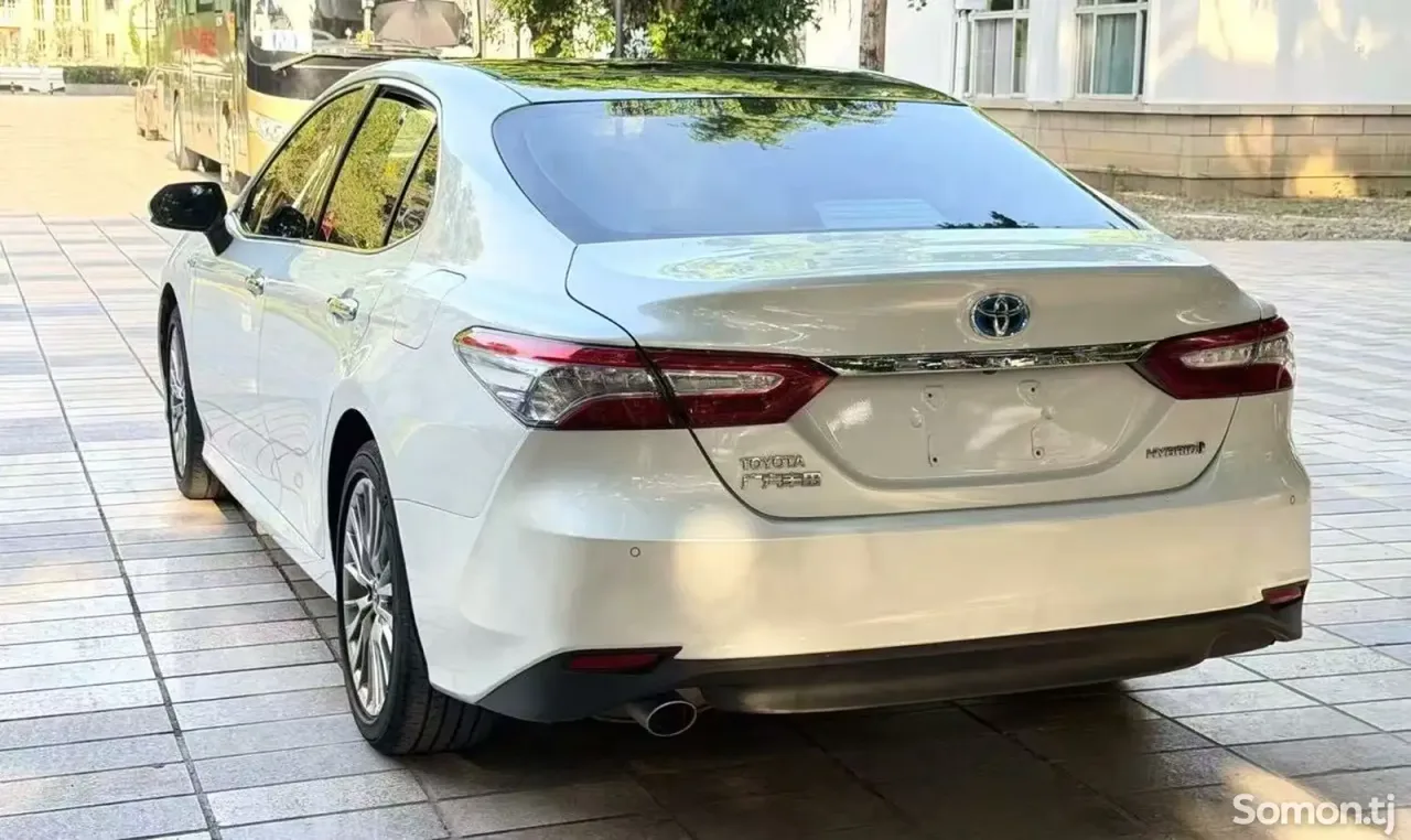 Toyota Camry 2018 · 2.5 AT
