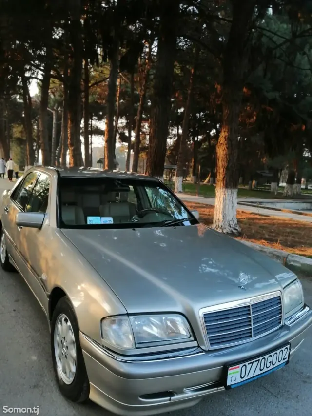 Mercedes-Benz C class 1999 · 2.4 AT