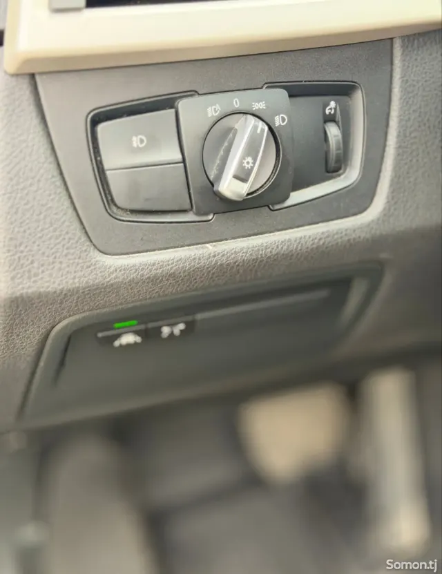 BMW 3 series 2017 · 5.2 AT