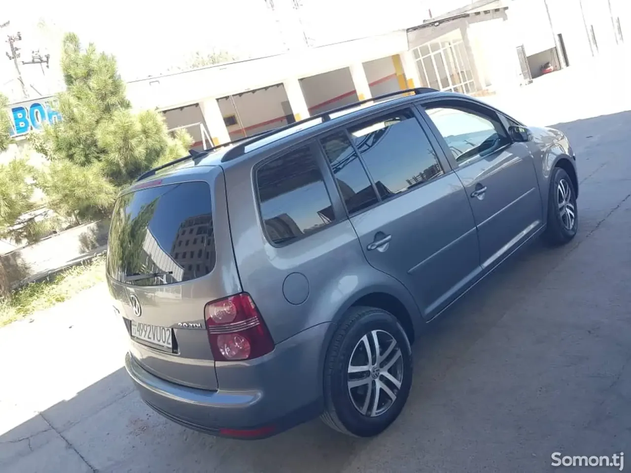 Volkswagen Touran 2007 · 2.0 MT