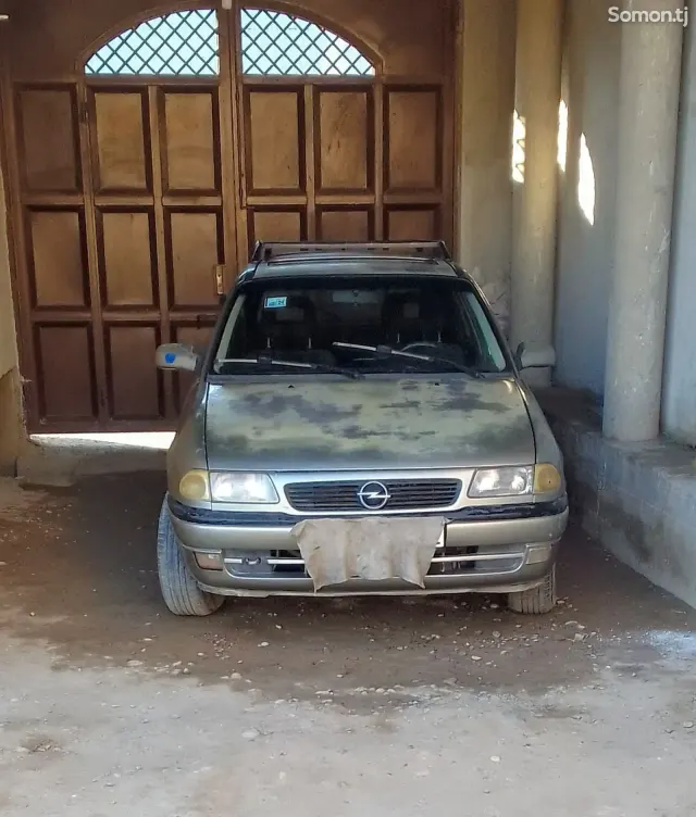 Opel Astra F 1996 · 1.6 MT