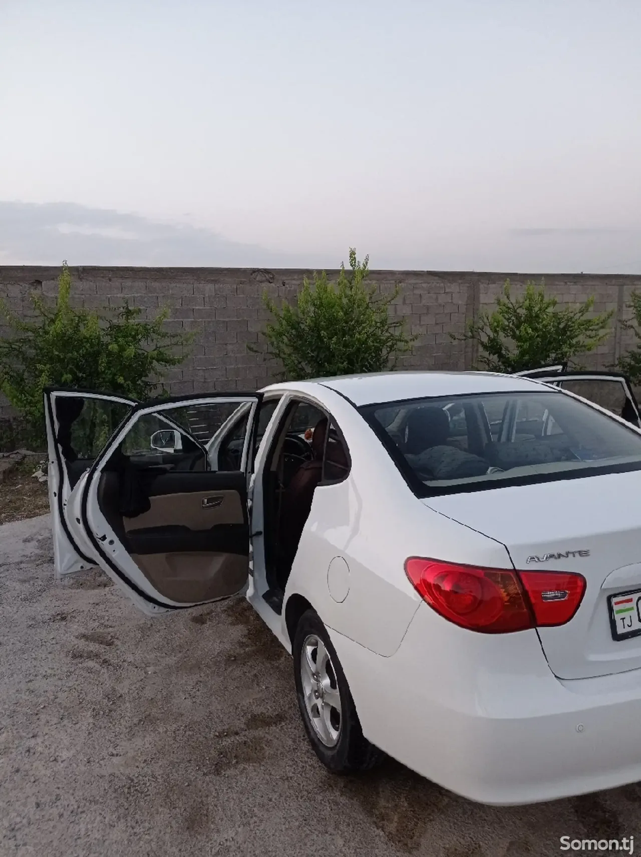 Hyundai Avante 2009 · 1.6 AT