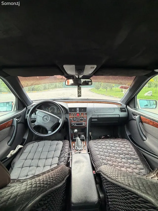 Mercedes-Benz C class 2000 · 1.8 MT