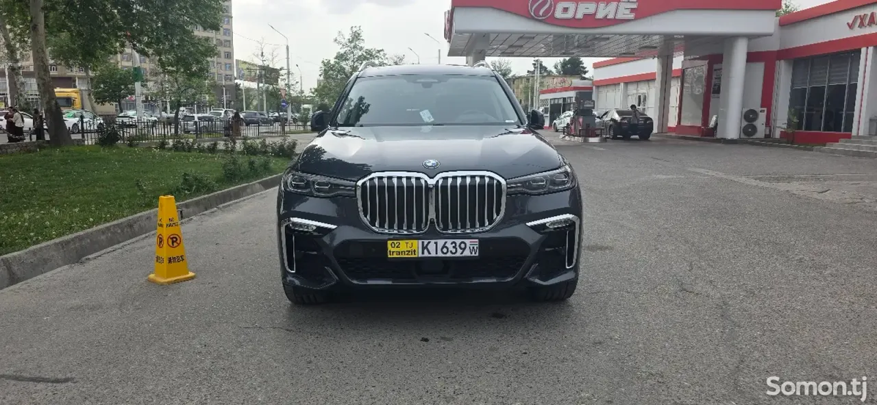 BMW X7 2022 · 4.0 AT