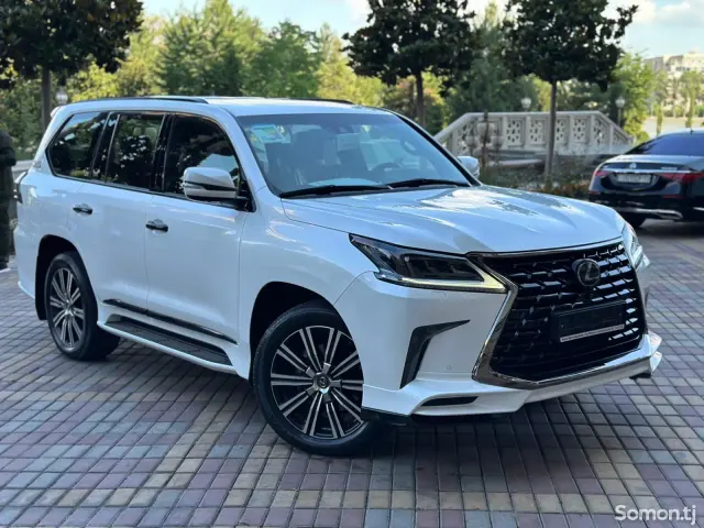 Lexus LX series 2022 · 5.7 AT