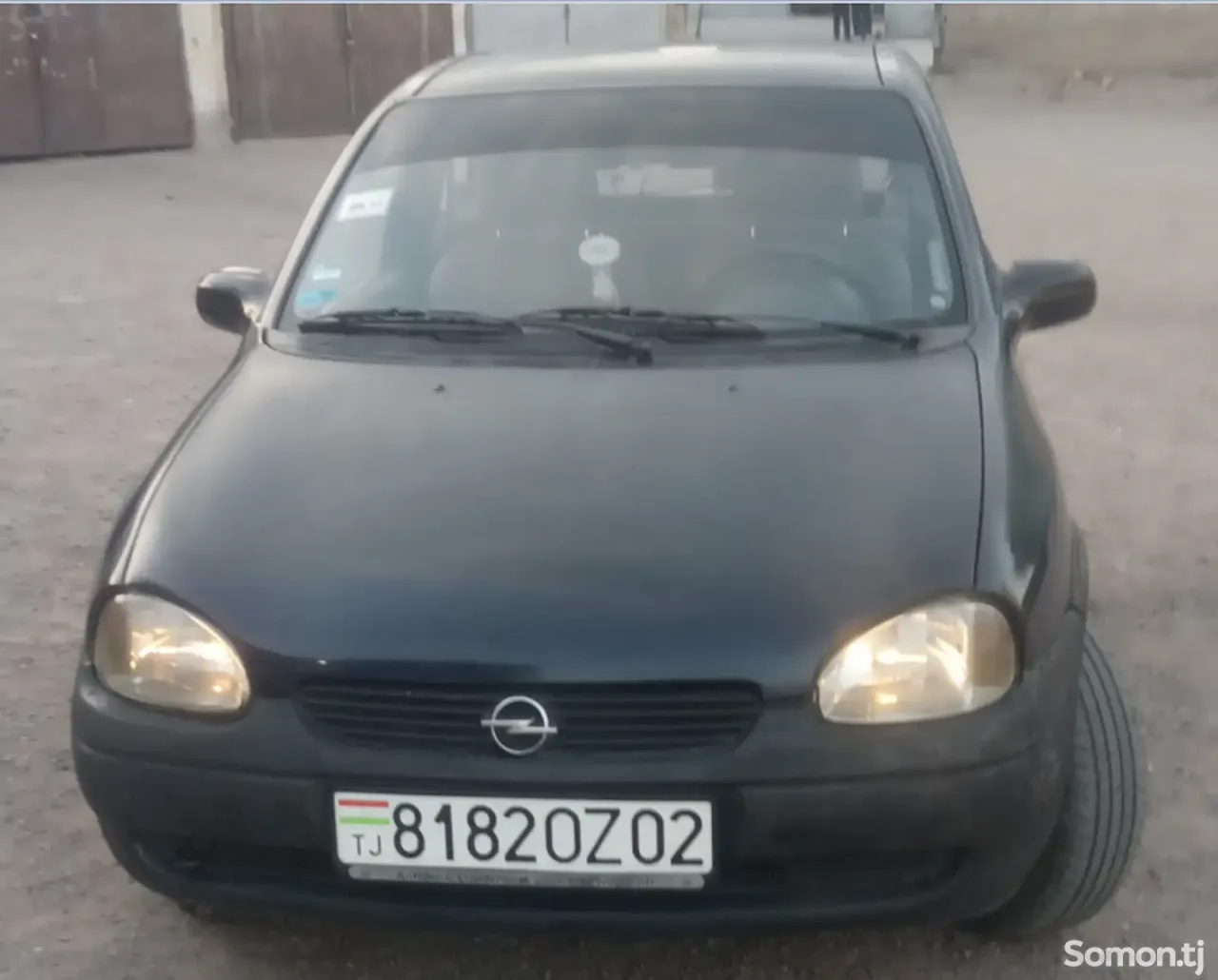 Opel Corsa 1999 · 1.6 MT
