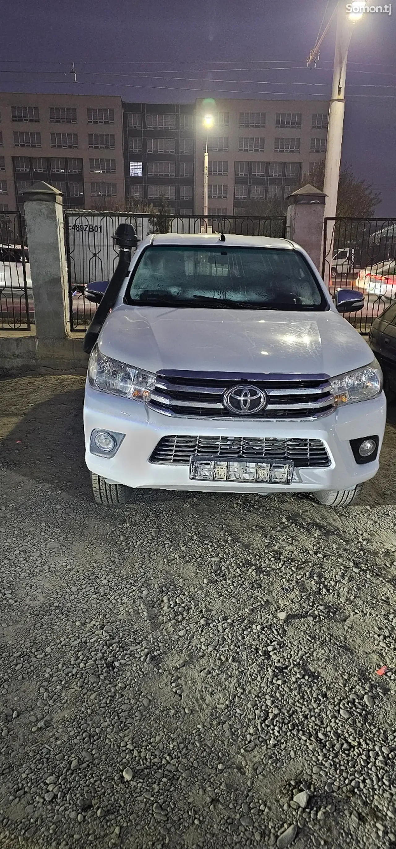 Toyota Hilux 2016 · 2.7 MT