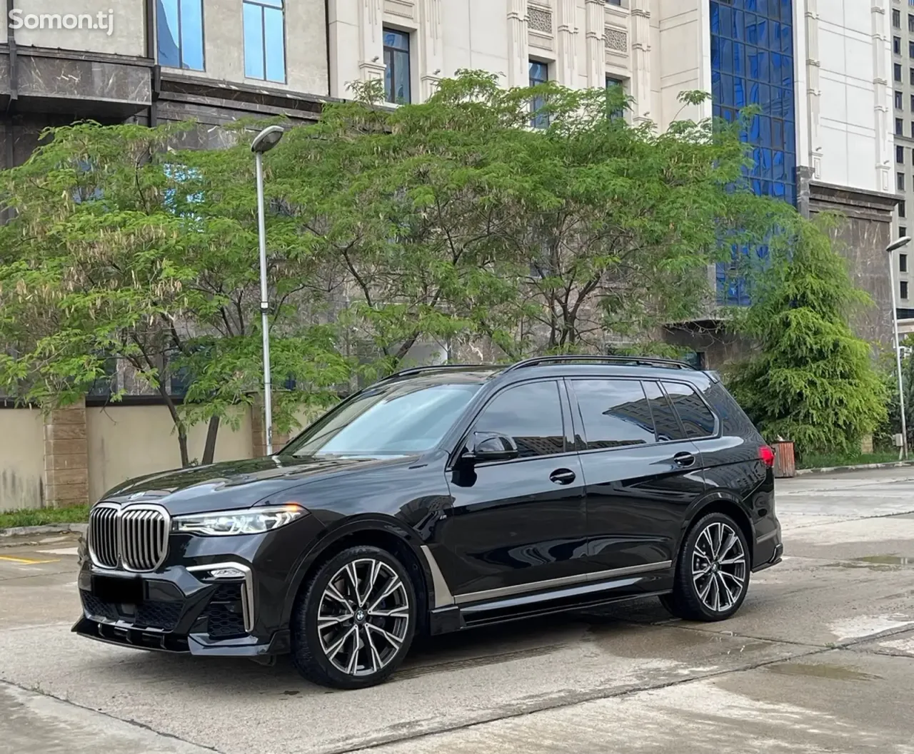 BMW X7 2021 · 4.4 AT
