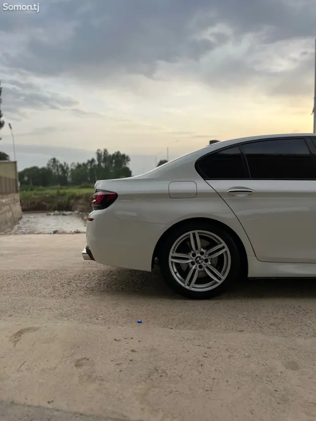 BMW M5 2014 · 4.4 AT