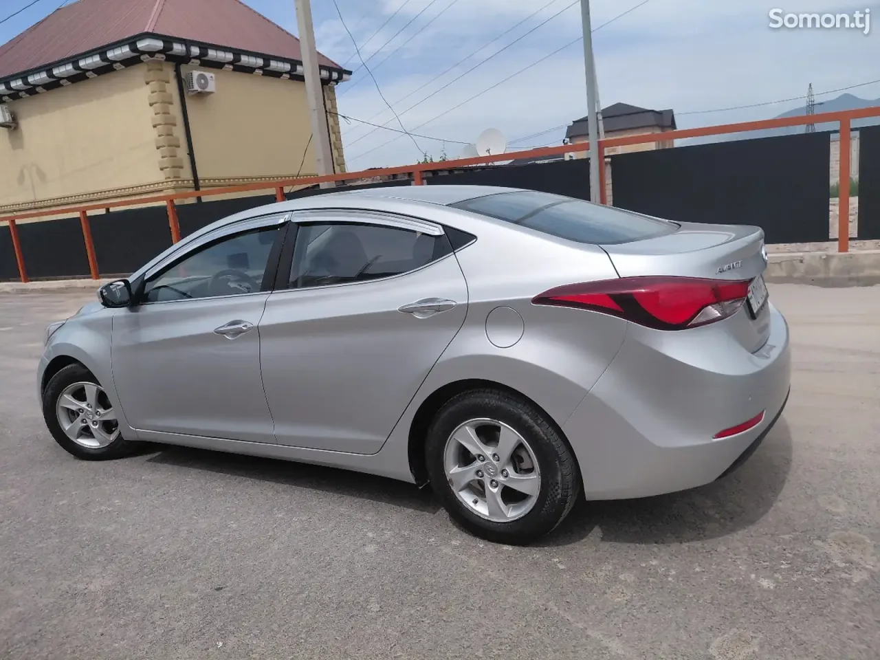 Hyundai Avante 2014 · 1.6 AT