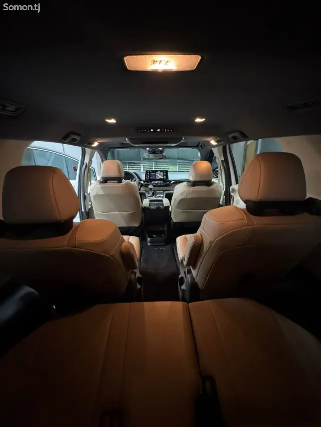Toyota Sienna 2024 · 2.5 AT